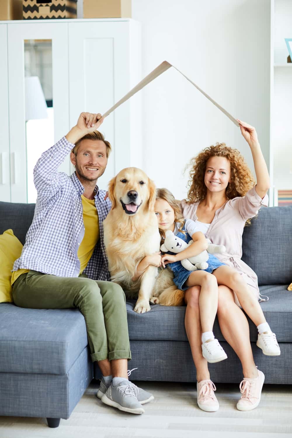 Familia en su vivienda