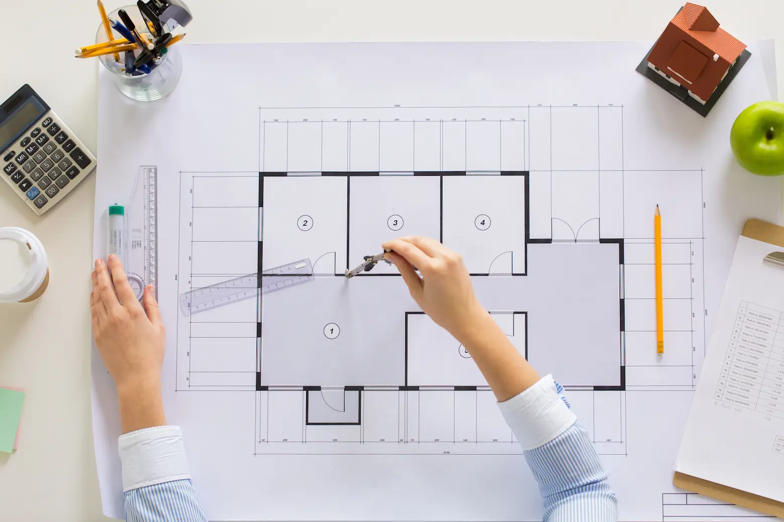 Revisión de plano técnico para tramitar una ampliación de vivienda en Córdoba